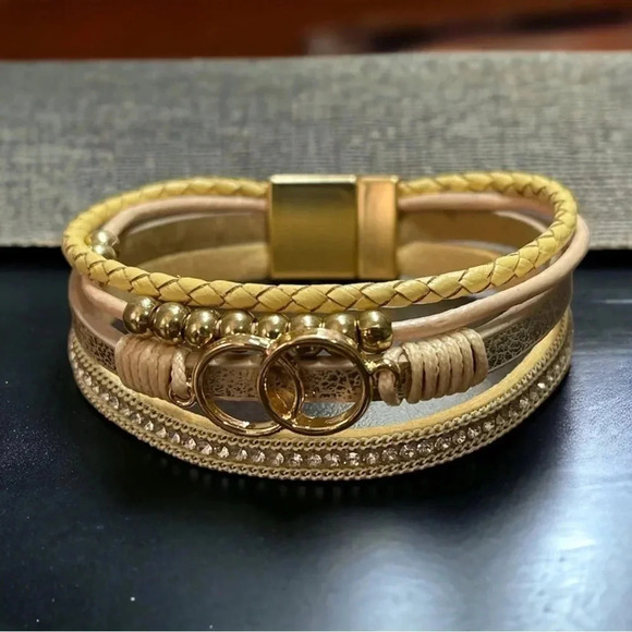 HP! 🎉 Bohemian Layered Beaded Bracelet - Picture 8 of 9